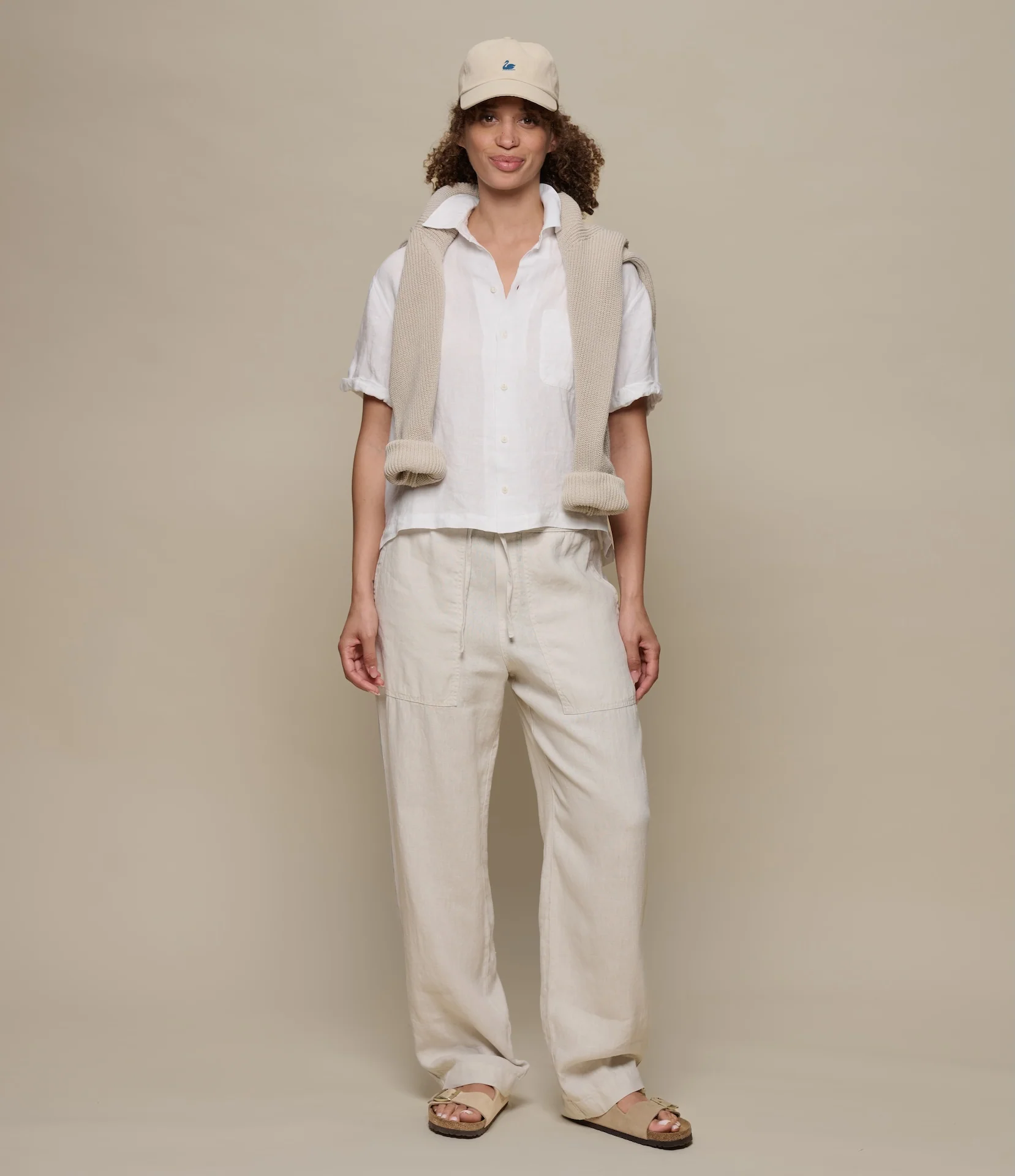 Cropped Linen Women's Shirt with Rolled-Up Sleeves - Image 4