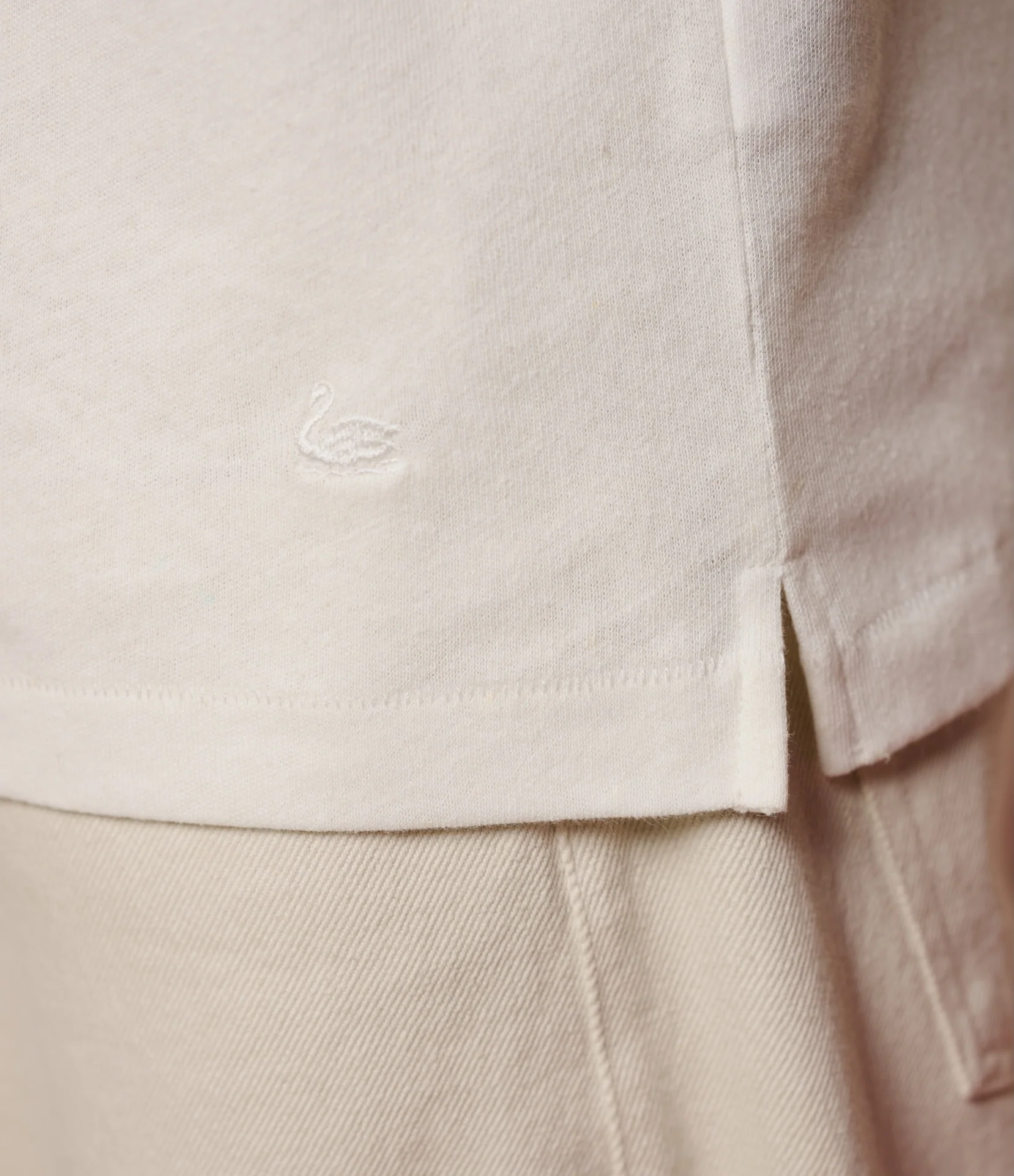 Linen-Cotton Relaxed Fit  T-Shirt With Side Slit - Image 3
