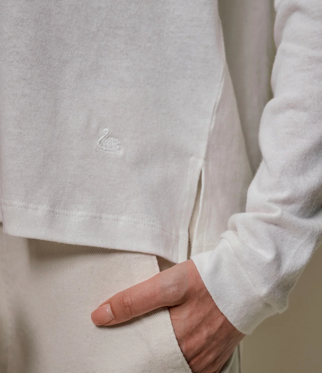 Linen-Cotton Relaxed Fit Women's Longsleeve - Image 3